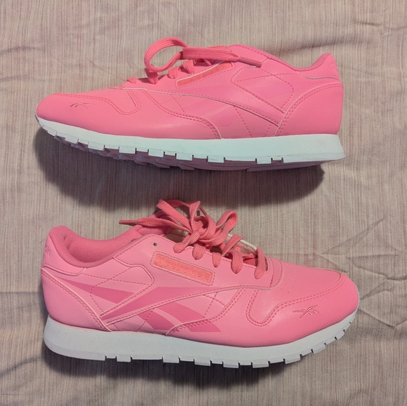 Reebok Shoes - Hot Pink Reebok